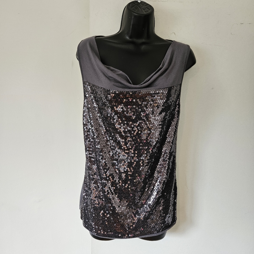 Jeanne Beker Gray Sequin Top EUC
